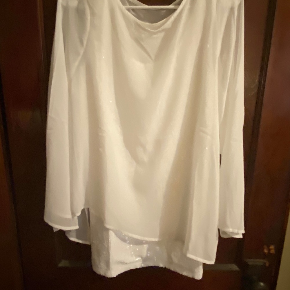 Ladies top - Picture 3 of 3